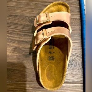 Girls Birkenstock sandals, electric metallic copper, size 1-1.5 US